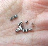 Zatláčací rokajl 2x2mm, prievlak 1,5mm - nerezová oceľ 304